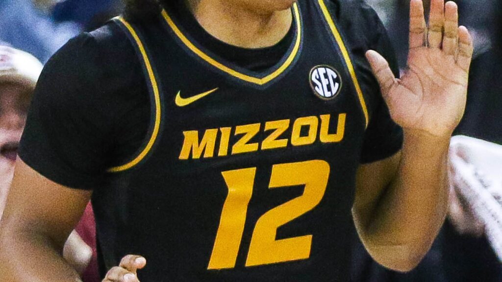 Dru Smith in a University of South Carolina basketball uniform