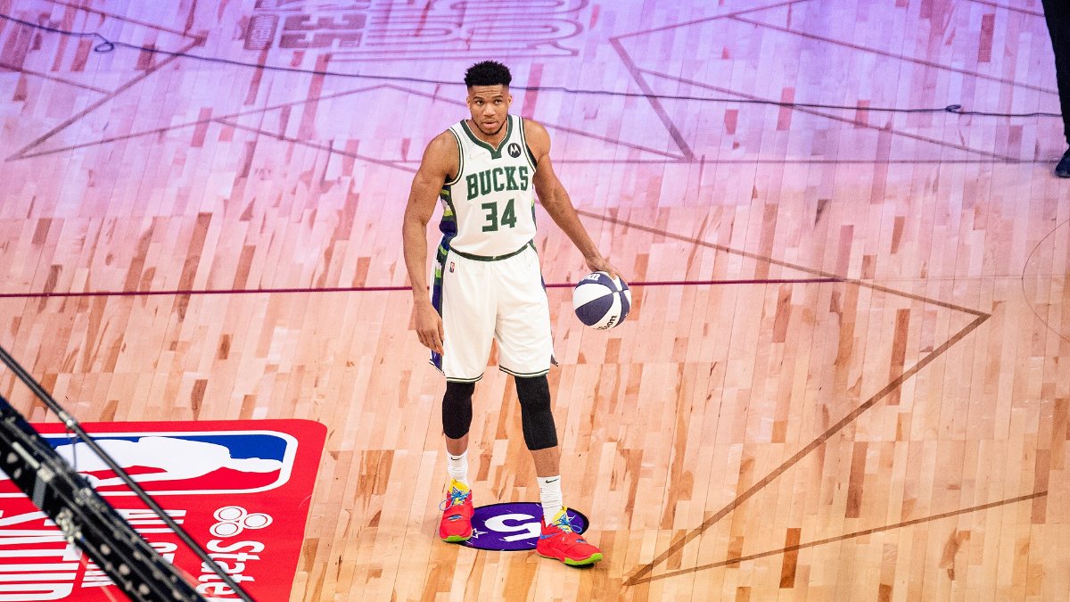 Giannis Antetokounmpo with the Bucks