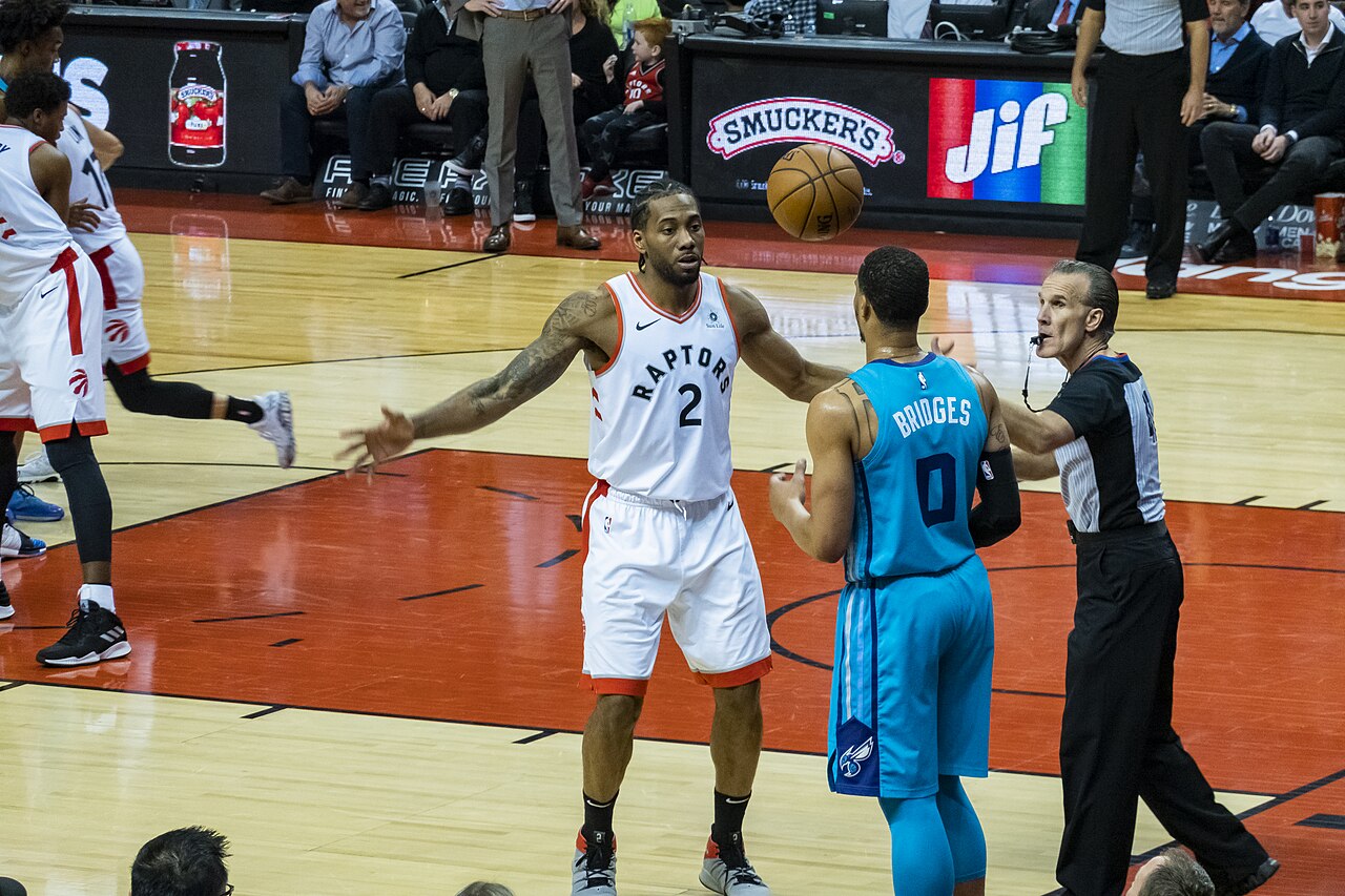 Kawhi Leonard in a Raptors uniform in 2019