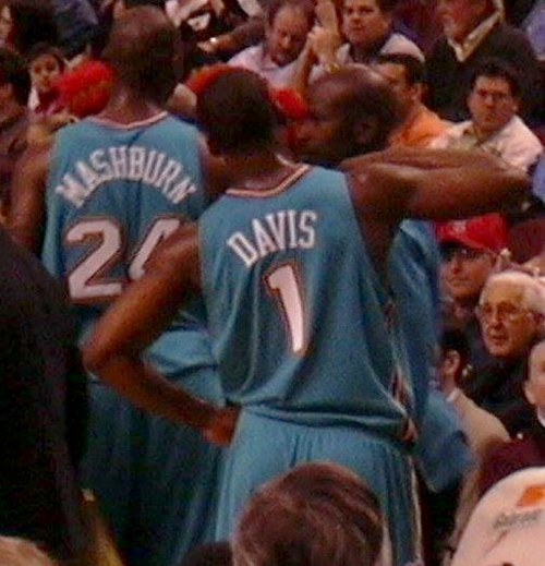 Jamal Mashburn and Baron Davis of the New Orleans Hornets in Philadelphia in April 2003