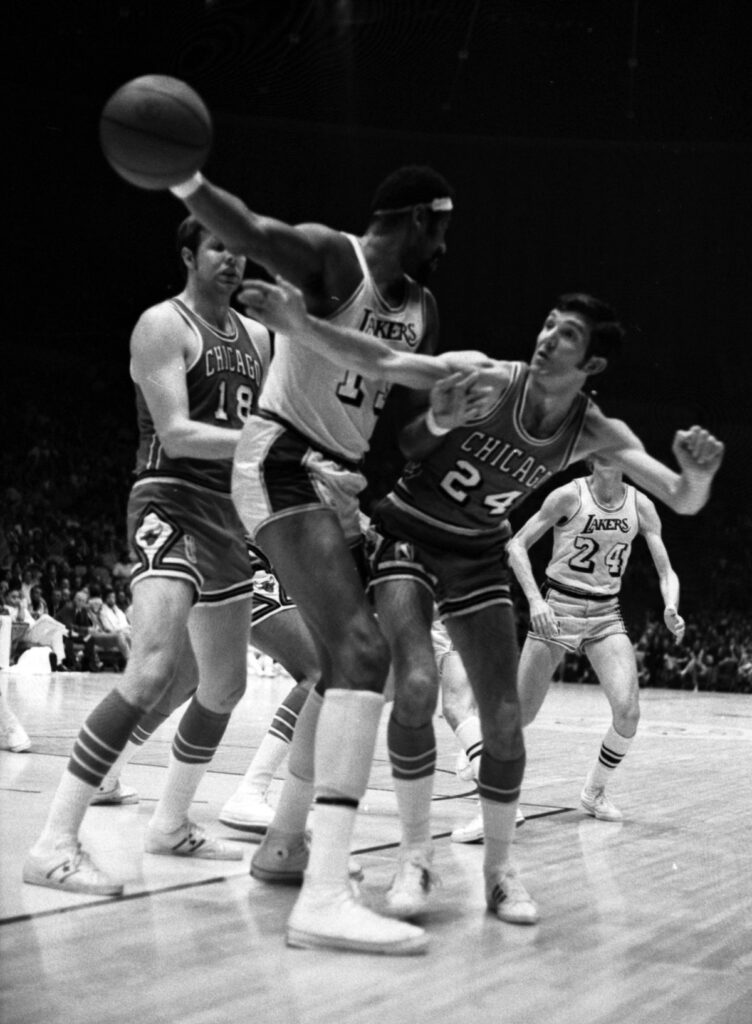 Chicago Bulls’ Matt Guokas defending Los Angeles Lakers’ Wilt Chamberlain, March 8, 1971
