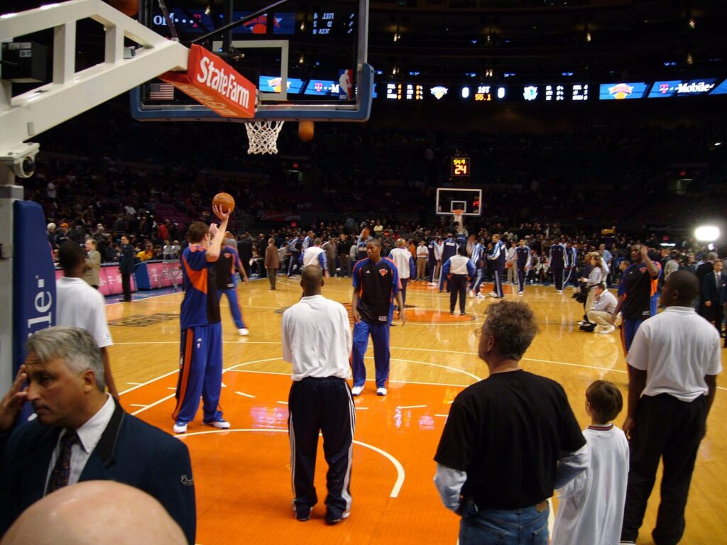 Knicks warm up on the court at Madison Square Garden