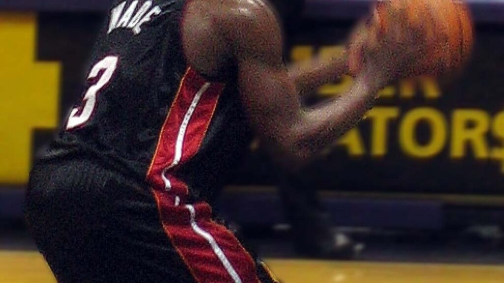 Dwyane Wade preparing a free throw