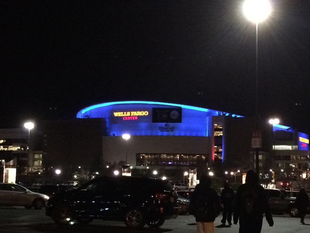 Wells Fargo Center in Philadelphia at night, May 2015. File photo: TastyPoutine / Wikimedia Commons · CC BY-SA 3.0. Resized.